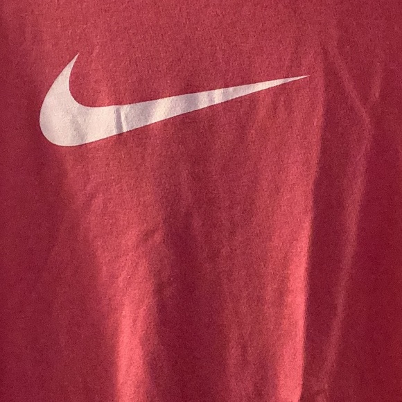 Pink Nike shirt - Picture 3 of 4